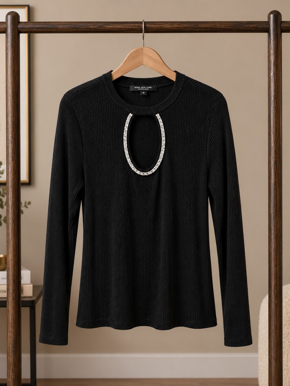 Marc New York Andrew Marc Black Ribbed Crystal Keyhole Top L